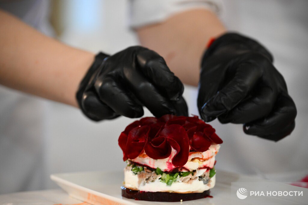 photo_5377401468547173860_y