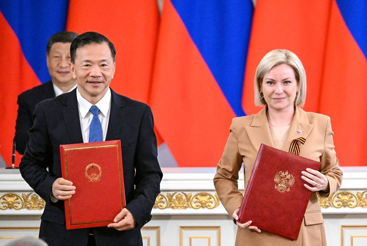 photo_5253881507645355120_y