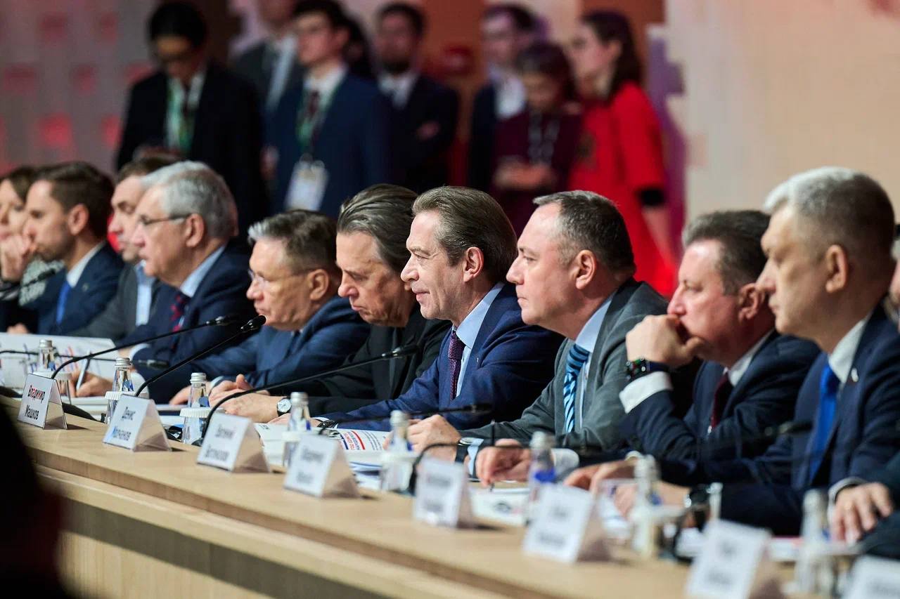 photo_5273779429706504020_y