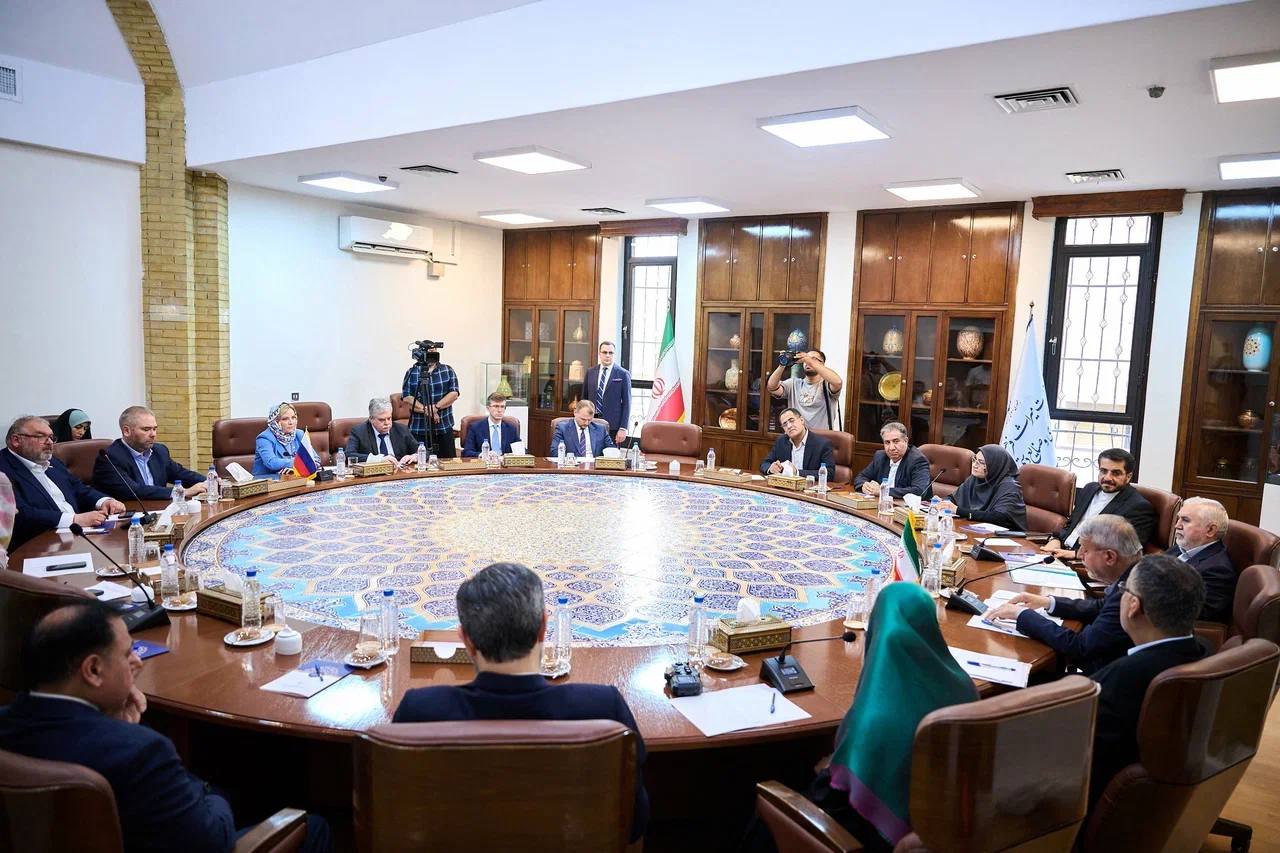 photo_5350814173577214065_y