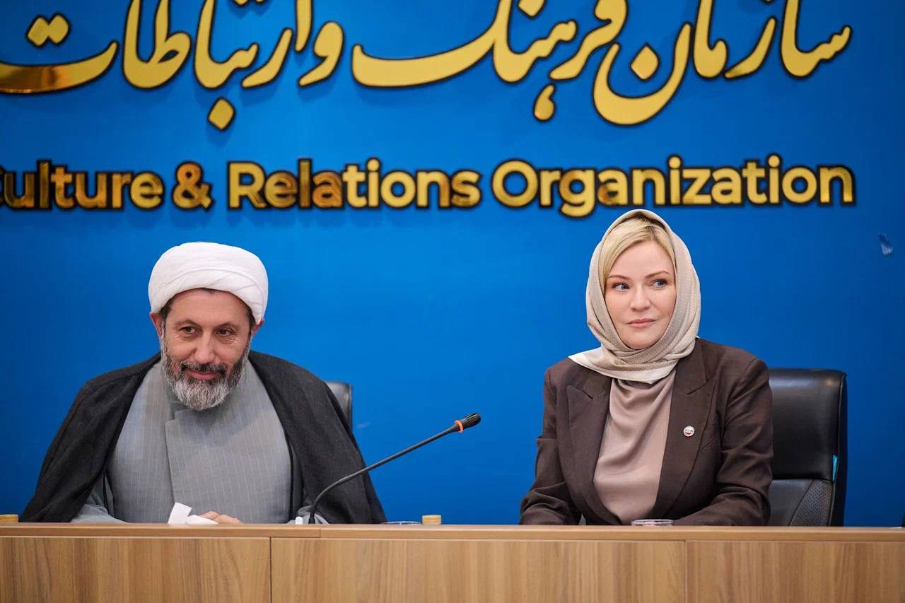 photo_5353065973390897464_y