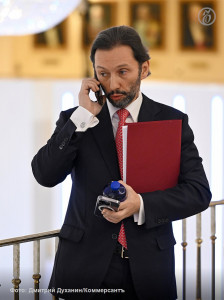 photo_5361903770549294929_y